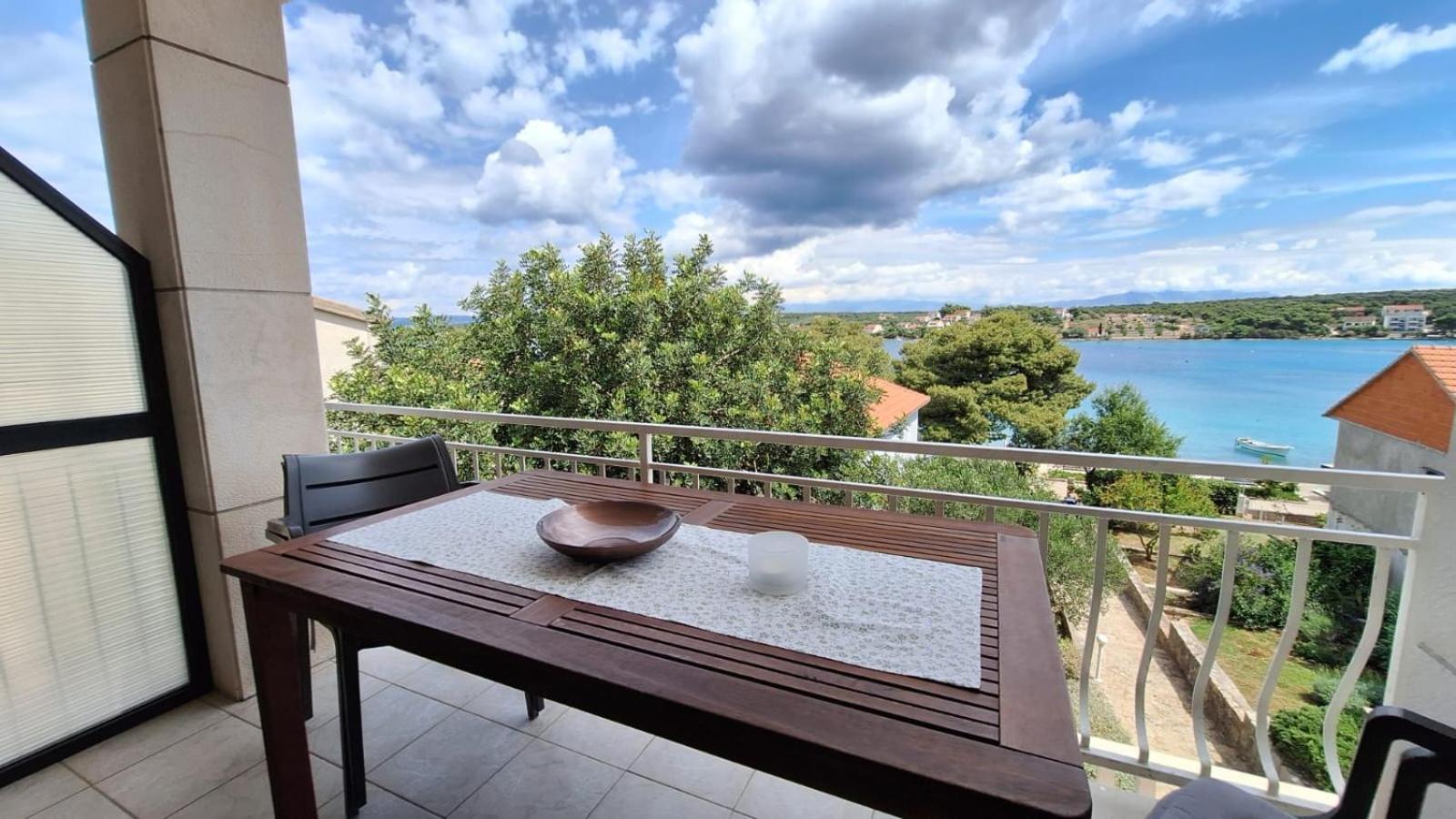 Ceratonia Apartments Lovište エクステリア 写真