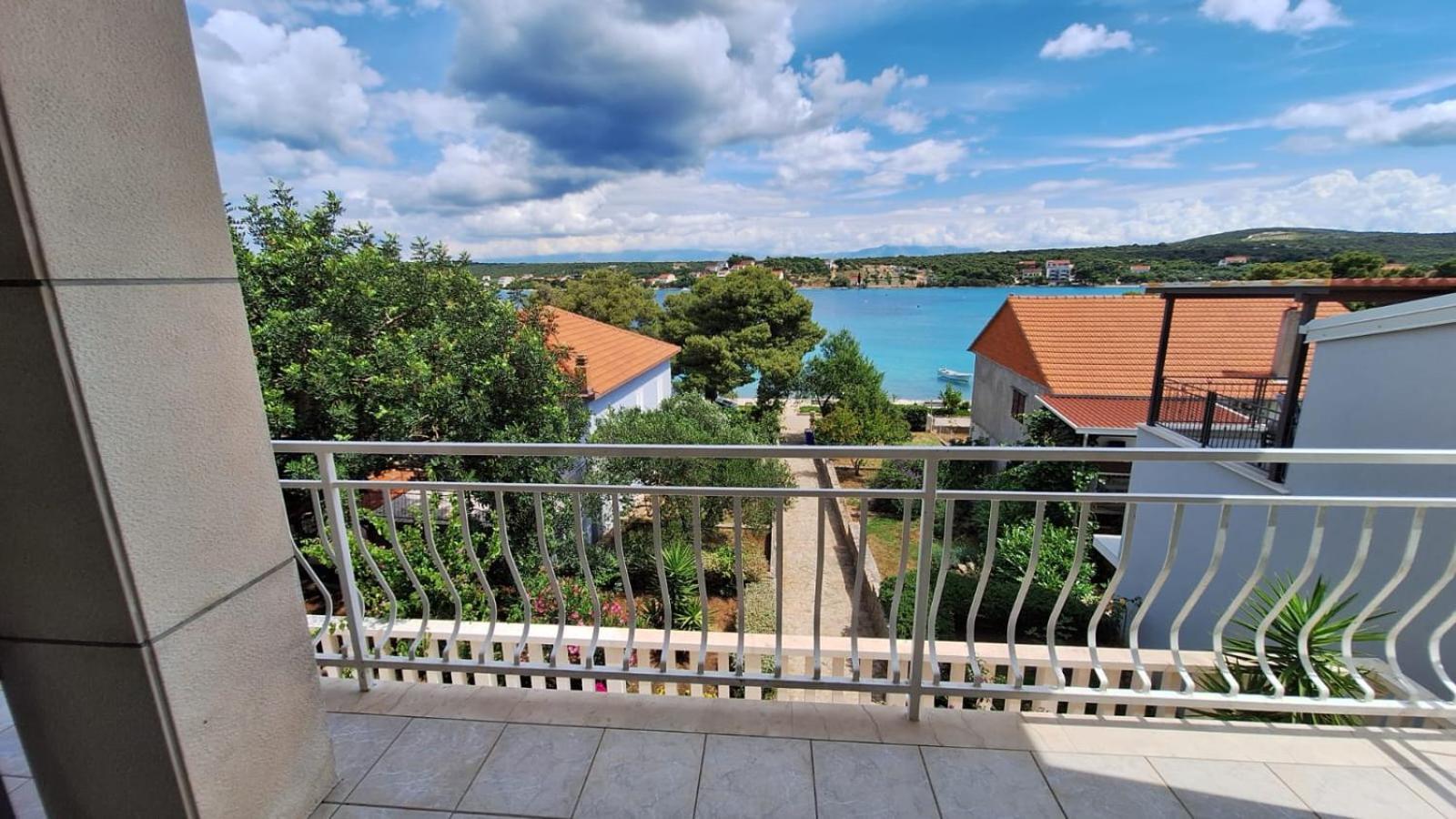 Ceratonia Apartments Lovište エクステリア 写真