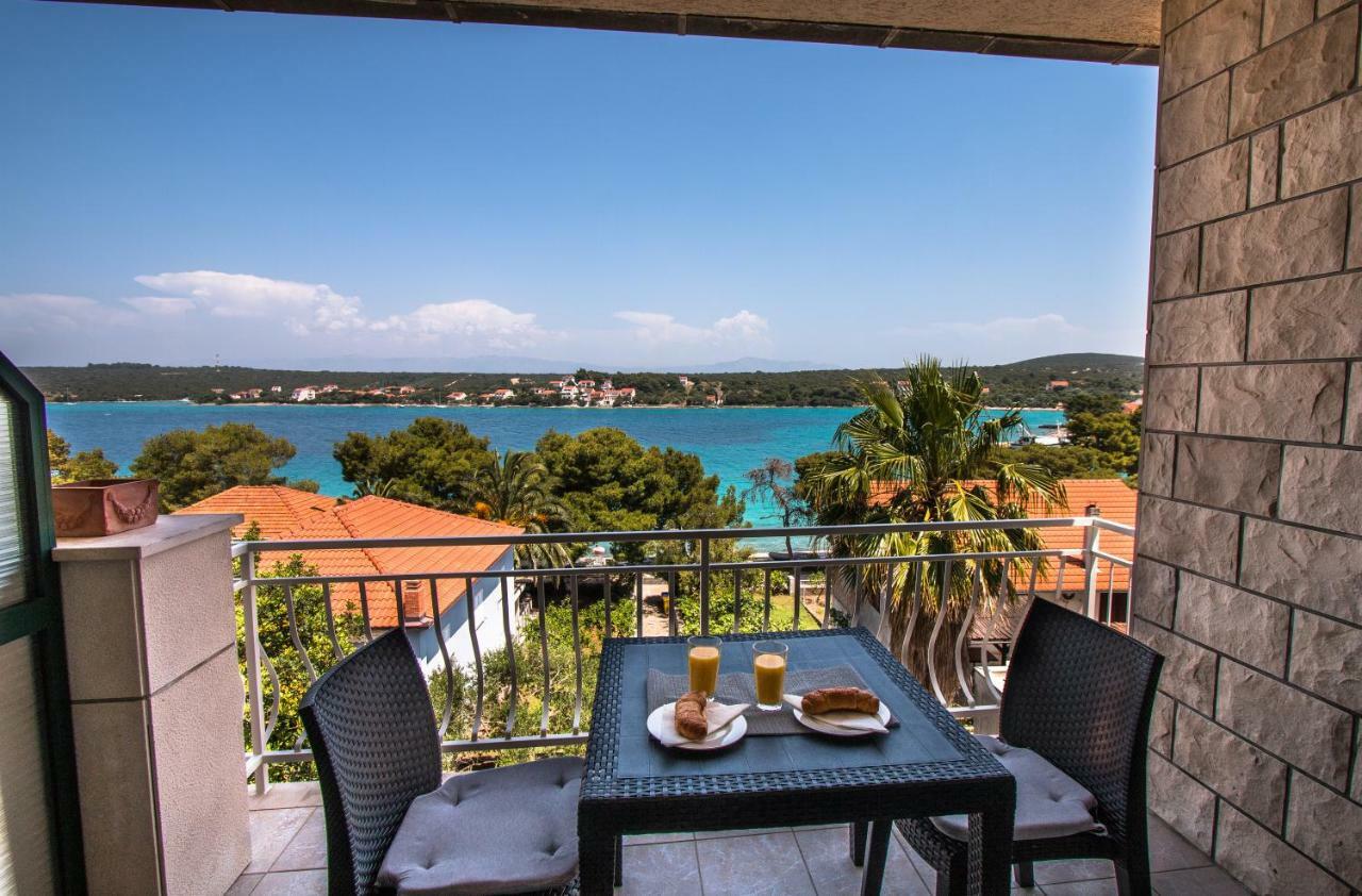 Ceratonia Apartments Lovište エクステリア 写真