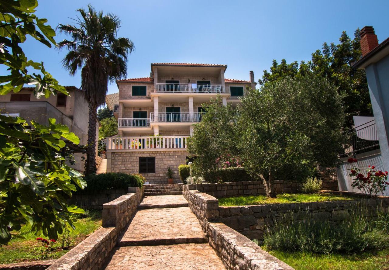 Ceratonia Apartments Lovište エクステリア 写真